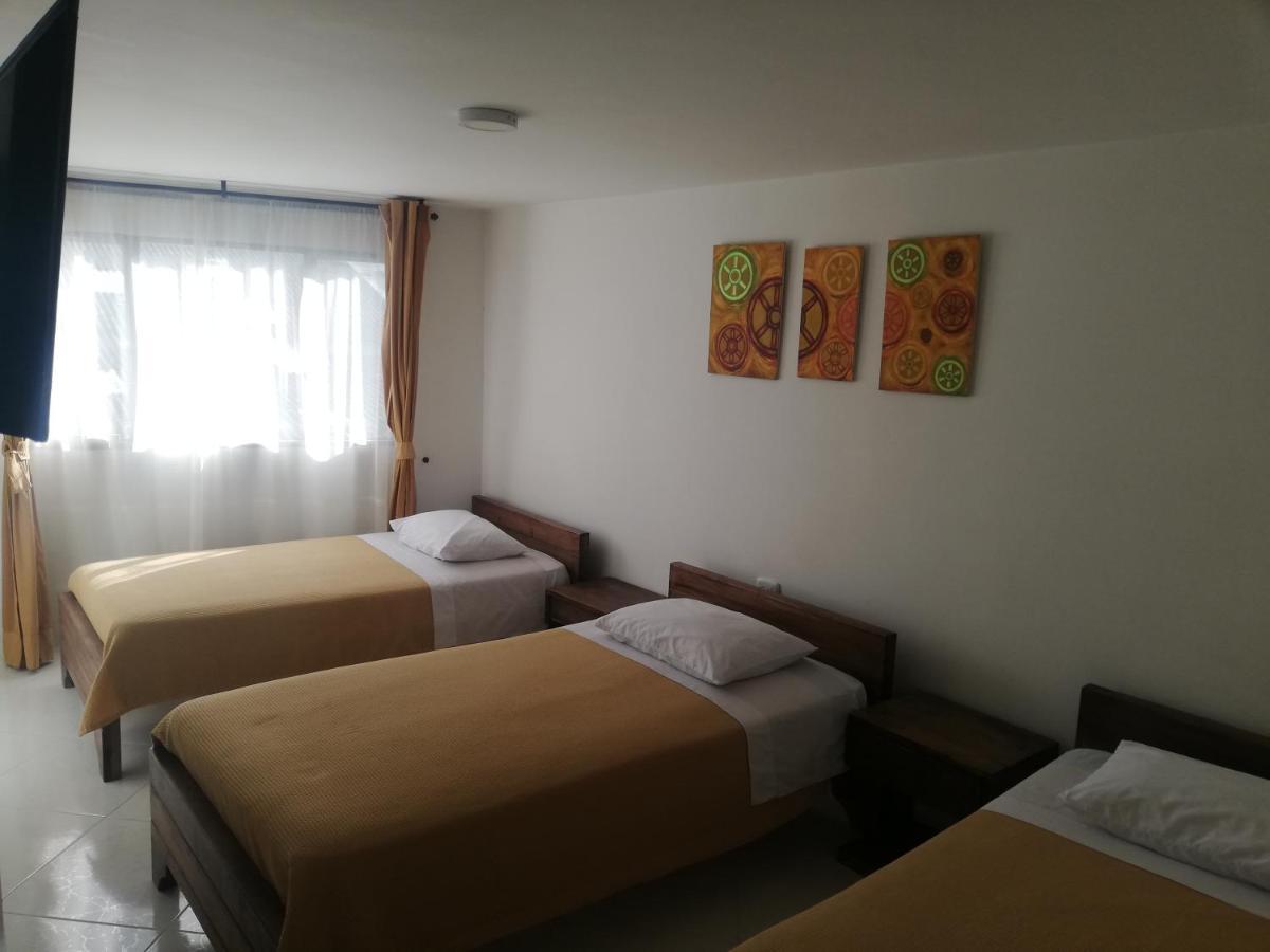Hotel La Rueda Sr Barbosa  Exteriör bild