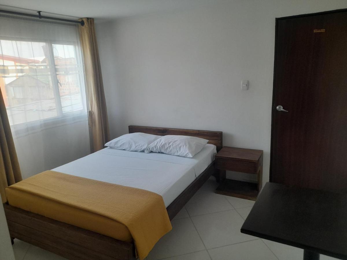 Hotel La Rueda Sr Barbosa  Exteriör bild
